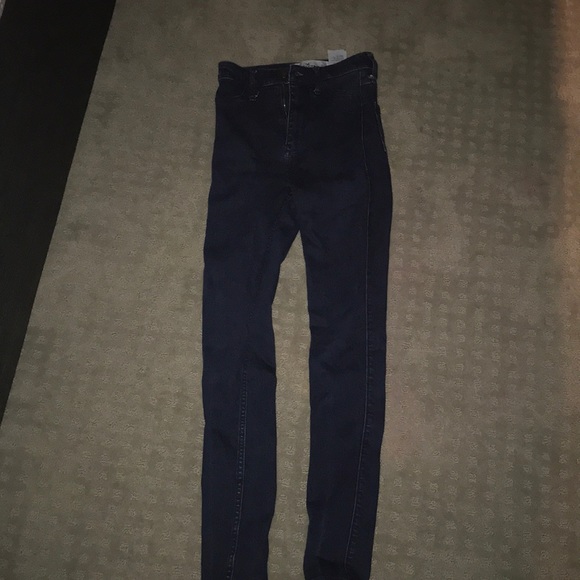 Hollister size 00 Dark Wash Jeans - Picture 2 of 4